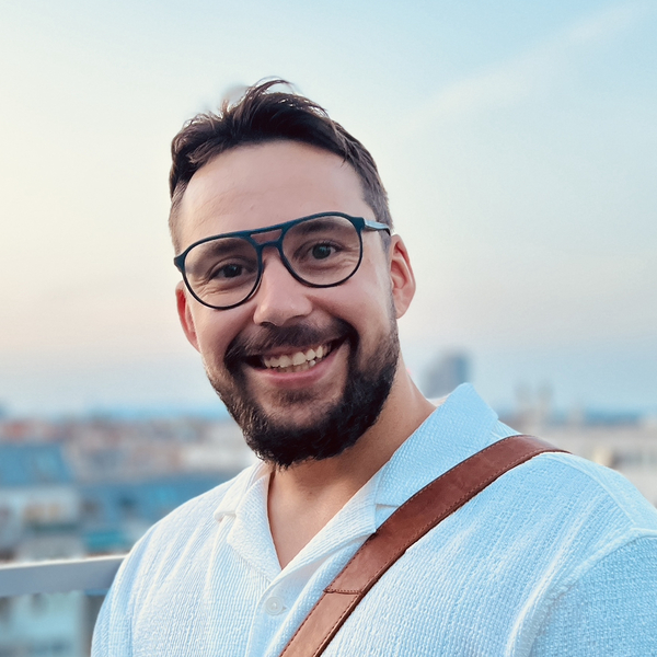 Raphael - Lehrkraft für BWL - Wien