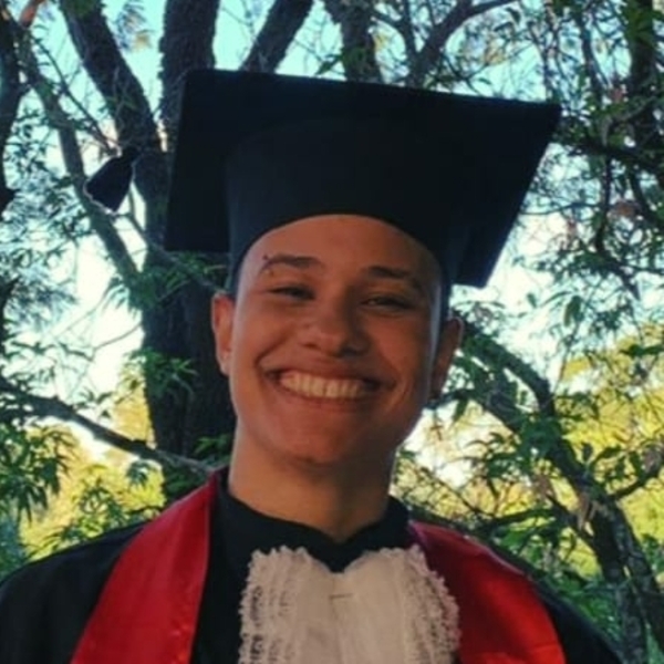 Letícia - Professor de português - 