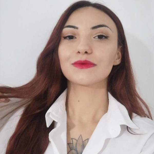Esra - Türkçe öğretmeni - Bolu