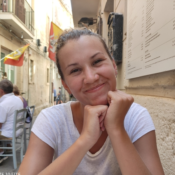 Francesca - Insegnante di ripetizioni - Nimis