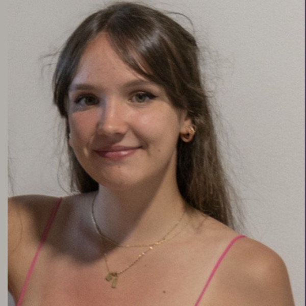 Juliette - Prof de français - Verneuil-sur-Seine