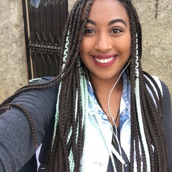 Taysa - Professor de língua portuguesa e literatura - Queimados (Rio de Janeiro)