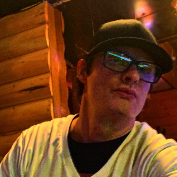 Mike - Guitar tutor - Regina