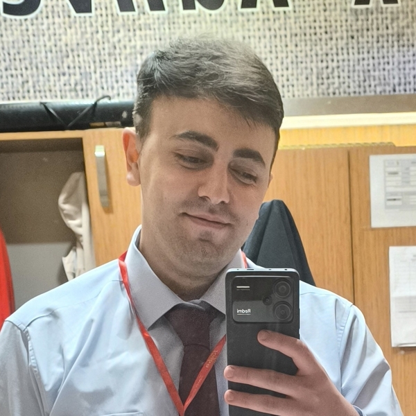 Mustafa - Tarih öğretmeni - 
