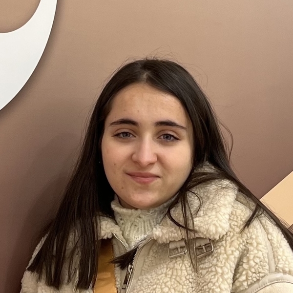 Ly - Prof de maths - Bois-Colombes