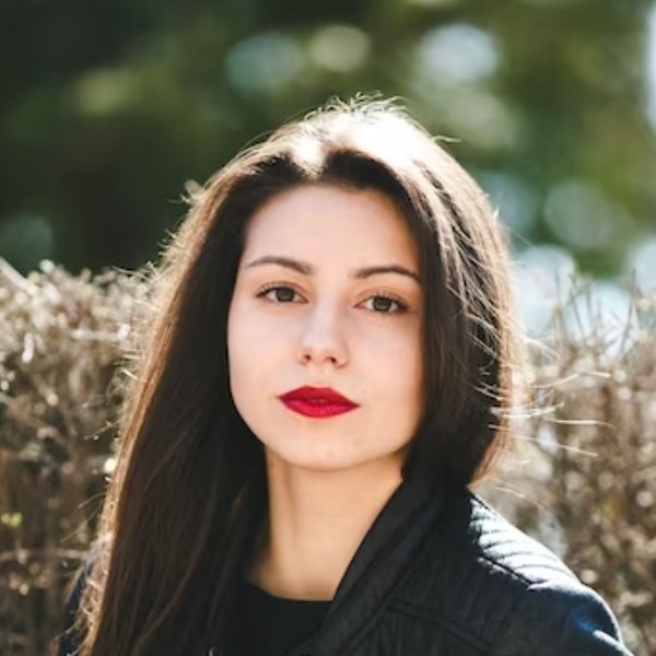 Alia - Personal trainer - Luton
