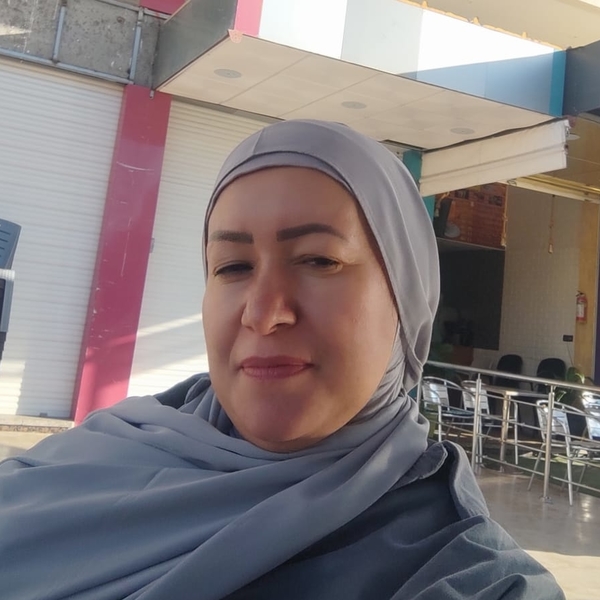 Fouzia - Prof d'arabe - Kénitra