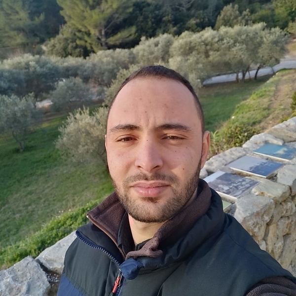 Sahby - Prof de marketing - La Ciotat