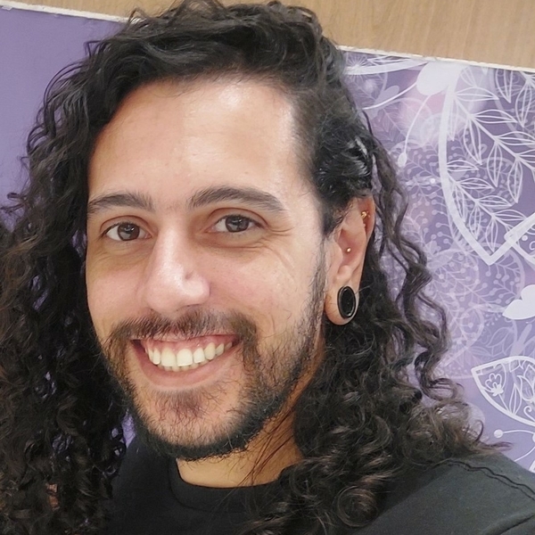 PAULO - Prof de marketing - Rio de Janeiro