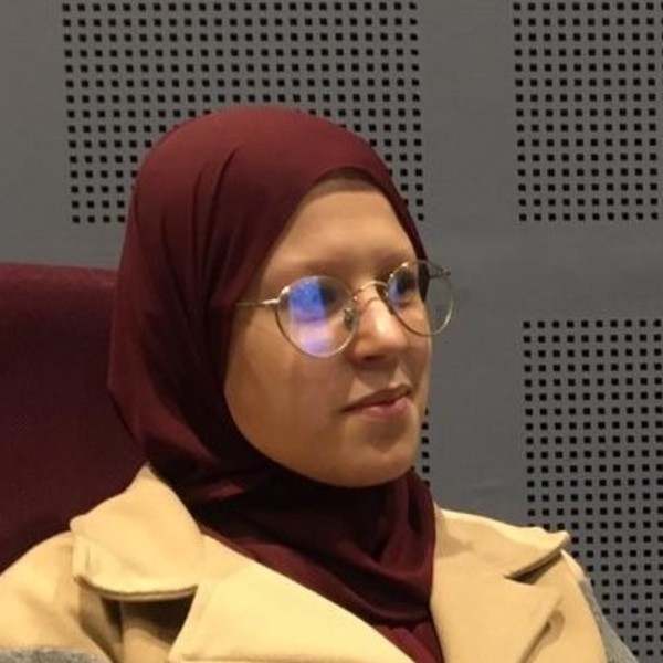 Houda - Prof d'anglais - 