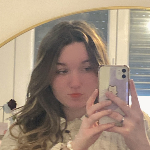 Chloe - Prof d'anglais - Anneyron