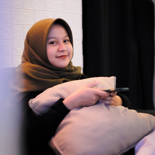 Intan - Guru bahasa inggris - Tangerang Selatan