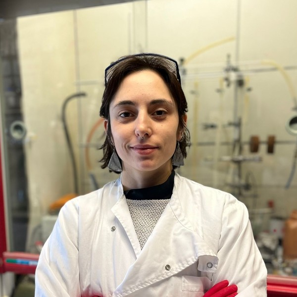 Giulia - Insegnante di chimica - Assago