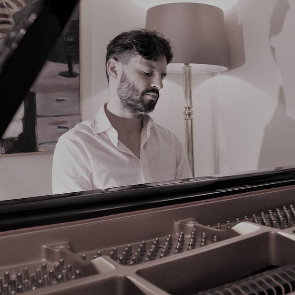 Juan - Piano tutor - London