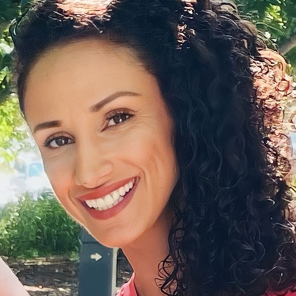 Melina - English tutor - GALIVANTS FRY