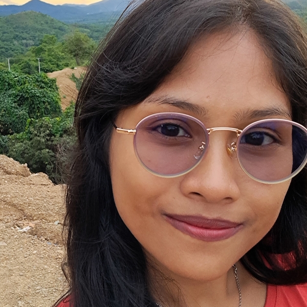 Ester - Guru matematika - Banjarbaru