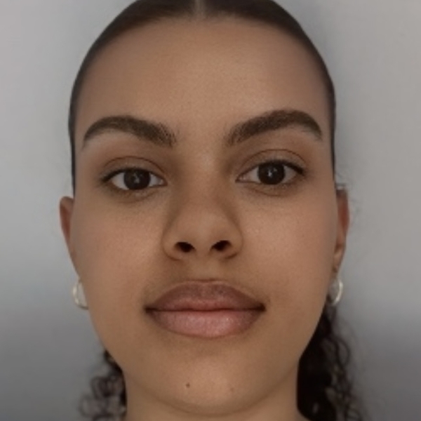 Sara - Prof de français - Orléans