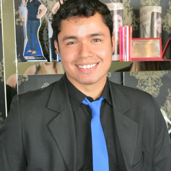 João - Professor de reforço escolar - Macapá