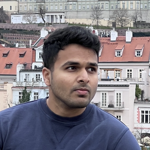 Akhil - Lehrkraft für Mathematik - Großkarolinenfeld