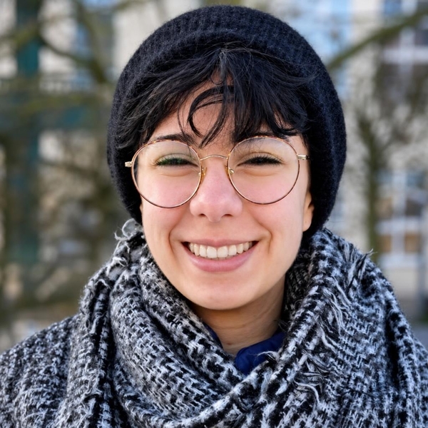 Mina - Prof de physique - chimie - Grenoble