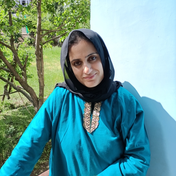 Dr Nadia - Biology teacher - 