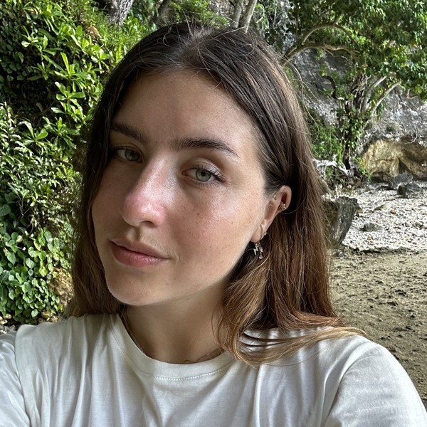 Inès - Prof de français - Carvin