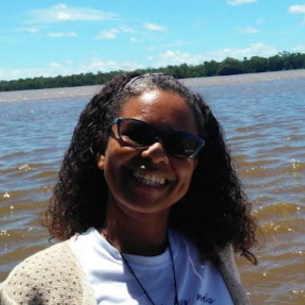 Sirlene - Professor de matemática - Aparecida de Goiânia