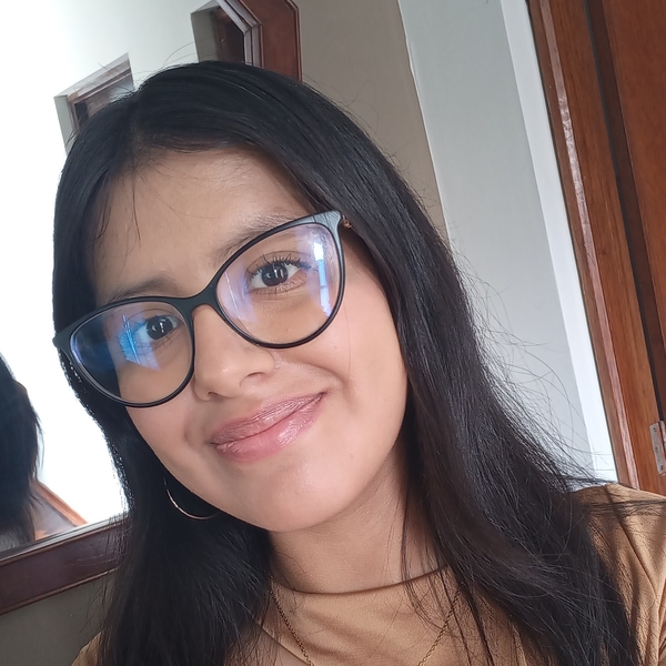 Stefany - Profesor de comprensión lectora - Trujillo