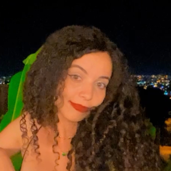 Yasmin - Professor de pedagogia - Goianira