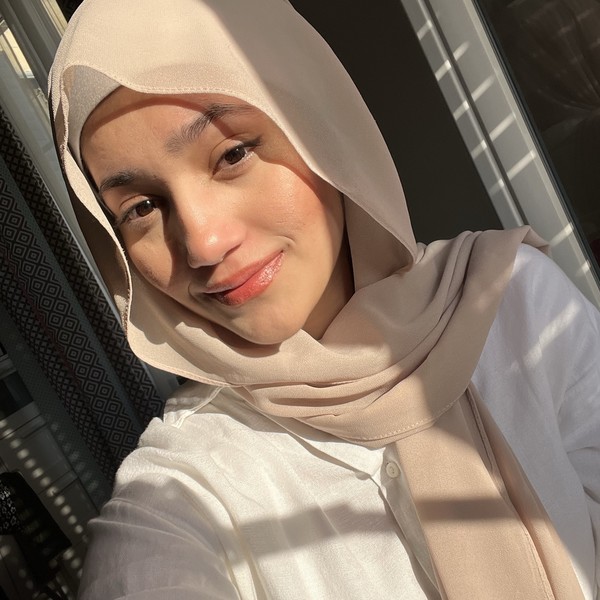 Amna - Prof d'anglais - Lille