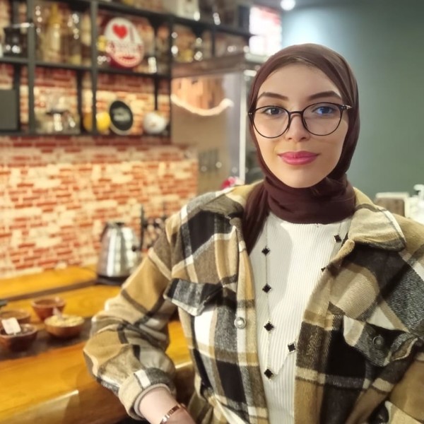 Hanane - Prof d'arabe - Agadir