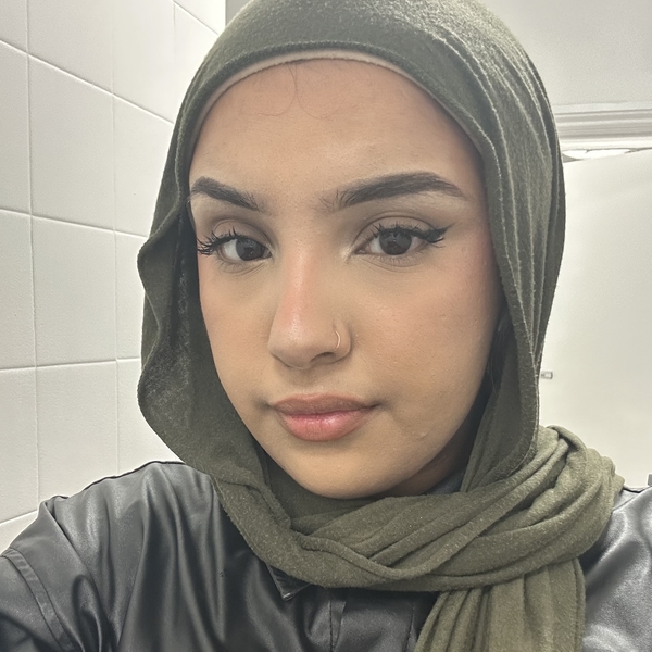 Aishah - English tutor - Hayes