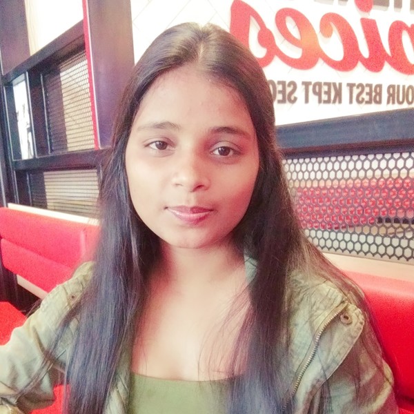 Poonam - Maths tutor - Noida