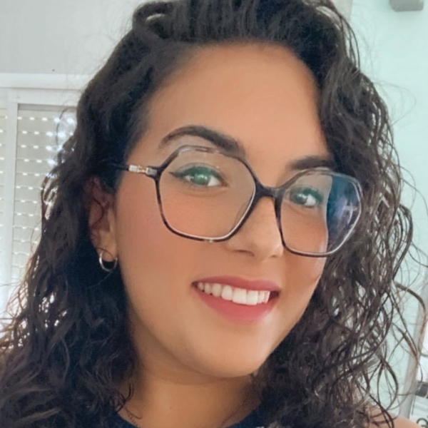 Brenda Isabel - Profe de cuidado de niños - Cox