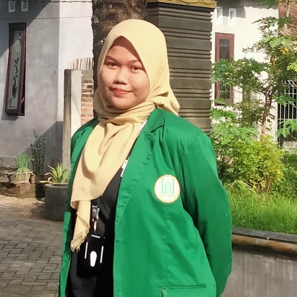 Naila - Guru mengaji - Kecamatan Sanankulon