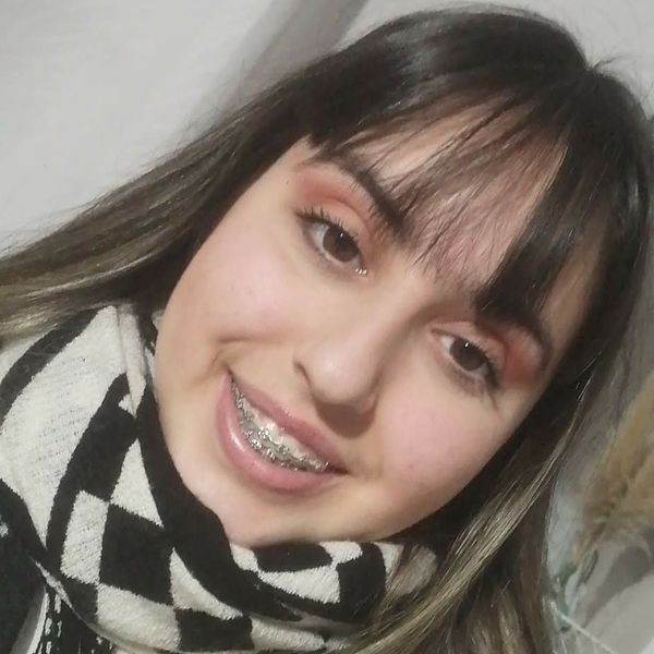 Lucia - prof de Matemáticas - Montevideo