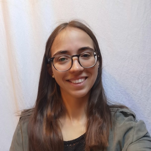 Lisa - Prof de maths à Besançon - 19€/h - 3 avis - 2 Élèves accompagnés