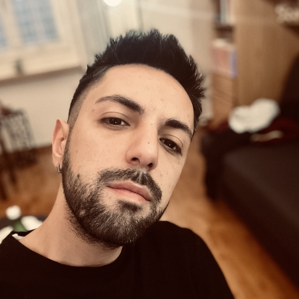 Simone - Insegnante di italiano scolastico - Milano