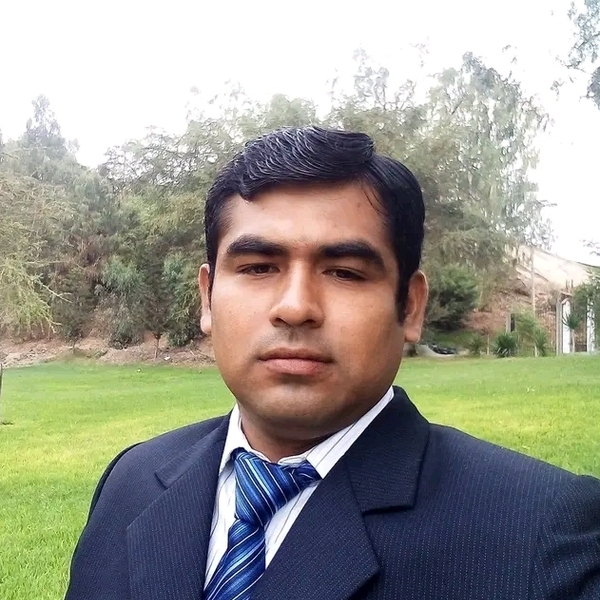 César - profesor de programación - Ica