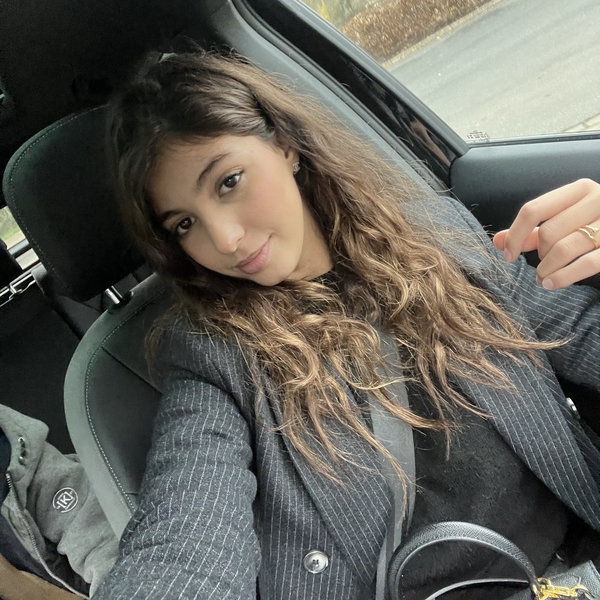 Kenza - Prof de biologie - Bruxelles