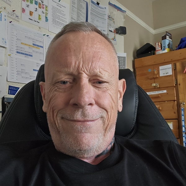 John - English tutor - Victoria