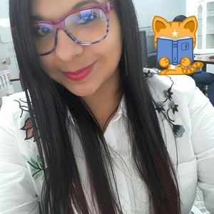 Laura - profesor de programación - Bogotá