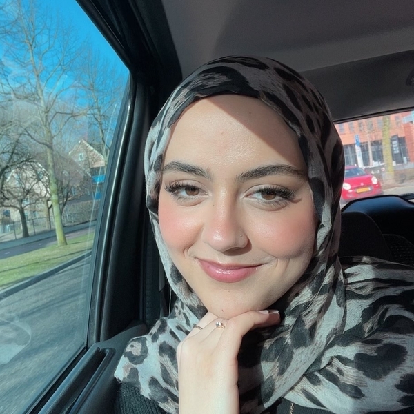 Layal - Prof d'arabe - Liège