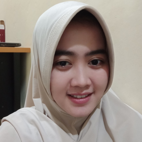 Ratih - Guru ilmu komputer dasar - Kecamatan Haurgeulis