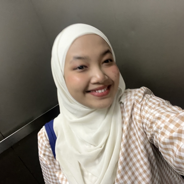 Aina Azra - English tutor - Bangi
