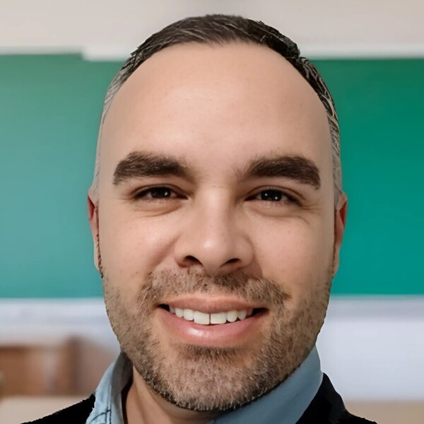 Luiz - Prof de marketing - Vargem Grande Paulista