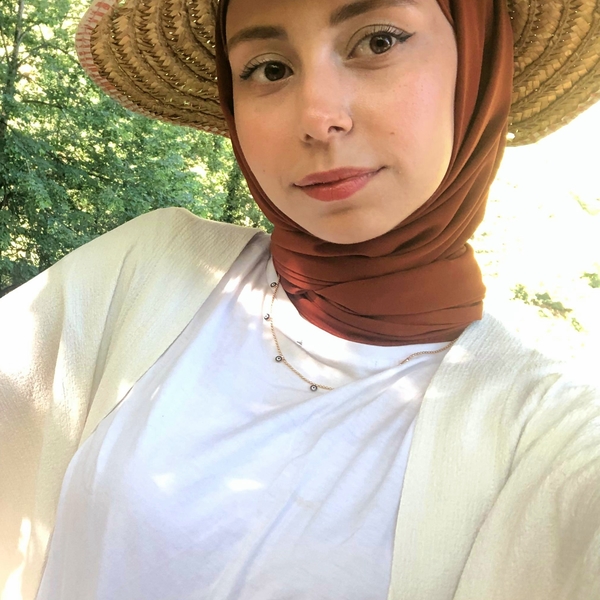 Beyza - Biyoloji öğretmeni - İstanbul