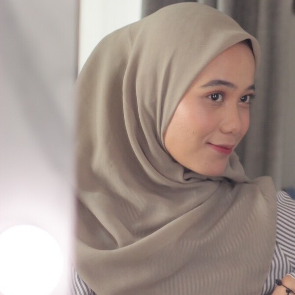 Tita - Guru mengaji - Bandung