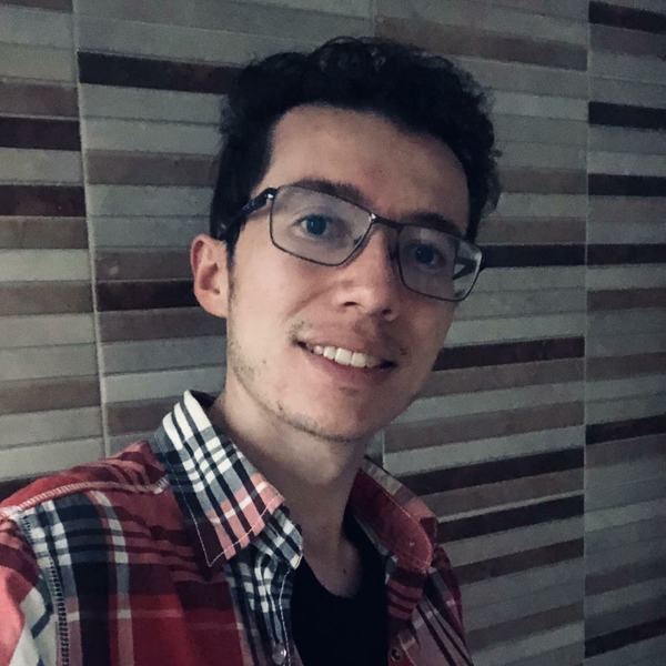 Adolfo - profesor de informática escolar - Bogotá