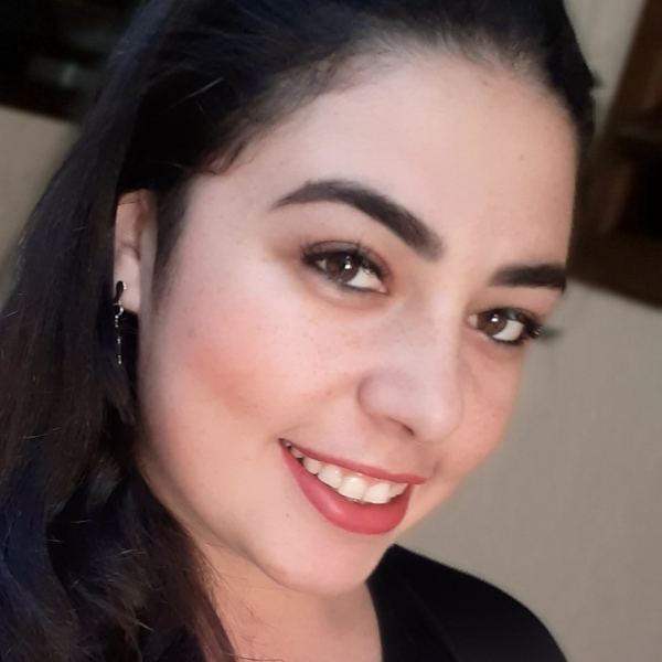 Larissa - Professor de reforço escolar - 